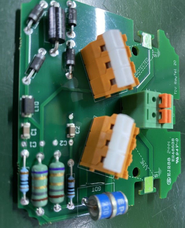 PCB đồng cho thiết bị viễn thông với LW/LS tối thiểu 0.05mm và màu silkscreen đen