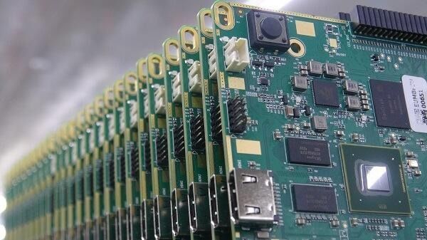 Lắp ráp PCB ô tô PCBA Bảng mạch cứng linh hoạt với lớp gia cố 0.5-10OZ, linh kiện 0201 tại Trung Quốc và Campuchia