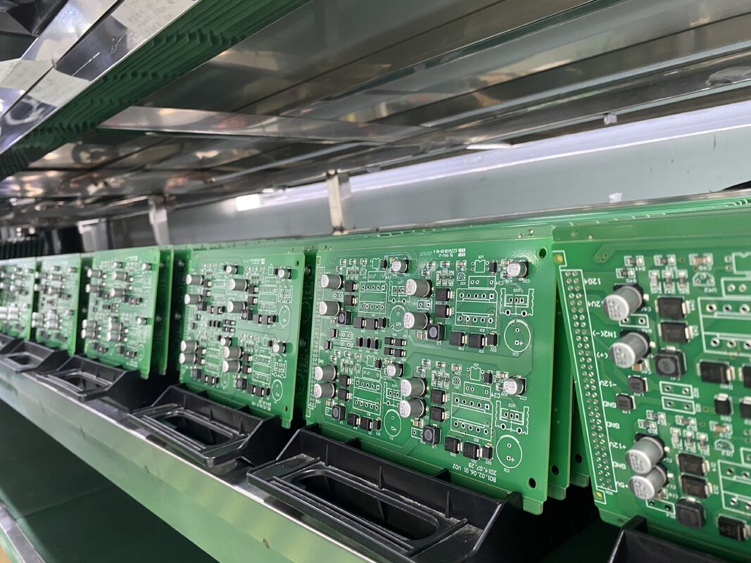 HASL Chất liệu hoàn thiện bề mặt không chì Thiết bị bảo vệ sóng với kiểm soát trở kháng đảm bảo quản lý sóng điện bền vững và bền vững